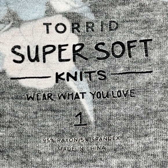 Torrid 1 BLUE floral TUNIC long Sleeve high waist scoop neck strrtchy knit shirt - Picture 9 of 14